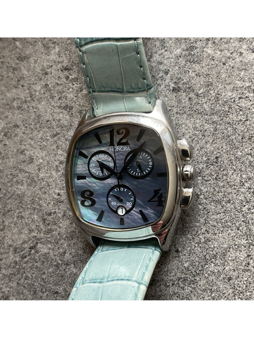 Beautiful Honora Womens Chronograph Watch 35mm Silver Tone Case Abalone Dial B-Z